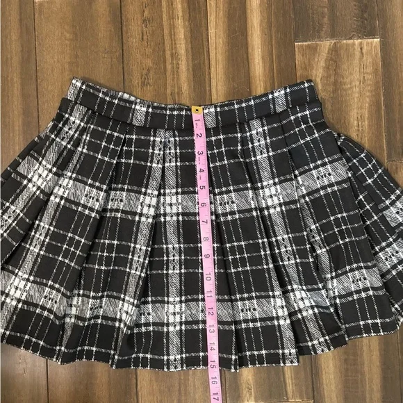 Sz L Plaid Black & White Pleated Checkered Elastic Waist Mini Skirt Y2K Flowy - Picture 3 of 7